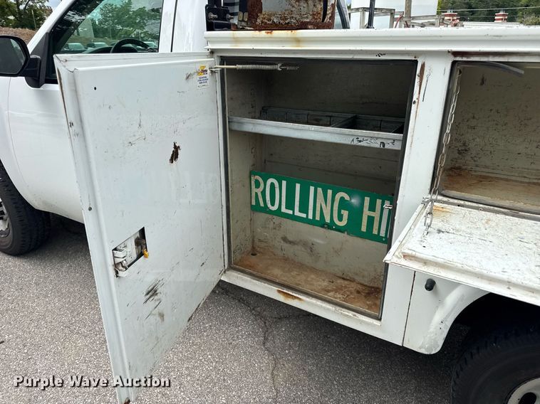 image for item DW3425 2007 Chevrolet Silverado 2500HD utility bed pickup truck