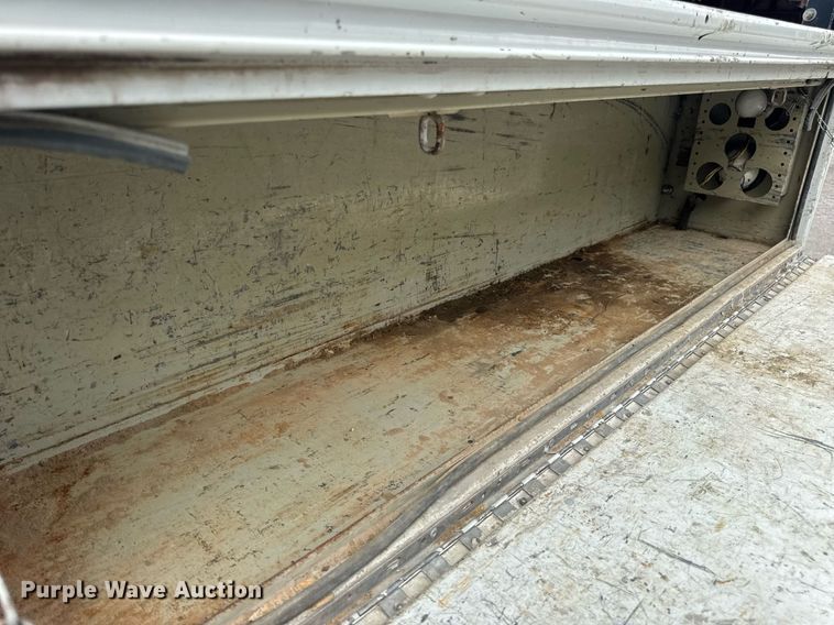 image for item DW3425 2007 Chevrolet Silverado 2500HD utility bed pickup truck