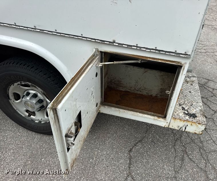 image for item DW3425 2007 Chevrolet Silverado 2500HD utility bed pickup truck