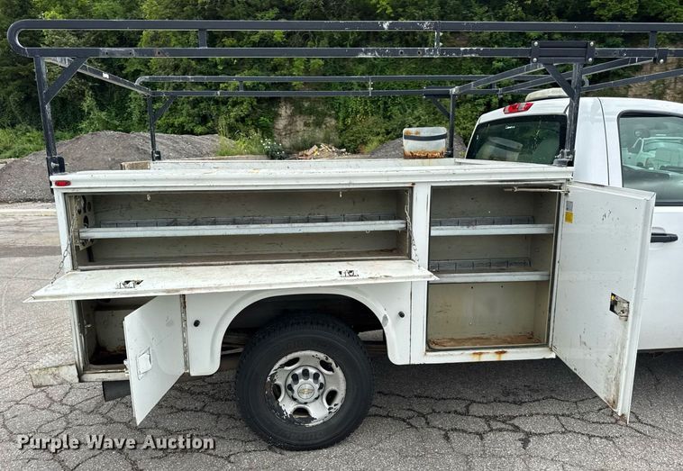 image for item DW3425 2007 Chevrolet Silverado 2500HD utility bed pickup truck