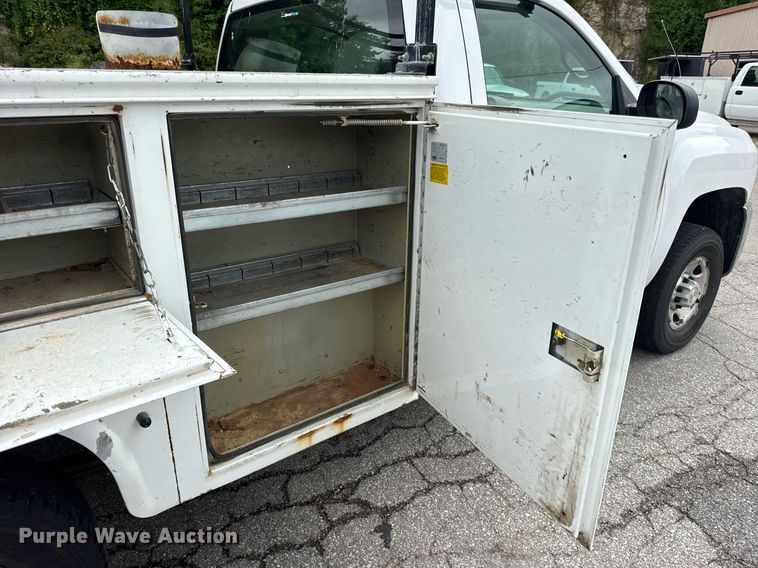 image for item DW3425 2007 Chevrolet Silverado 2500HD utility bed pickup truck