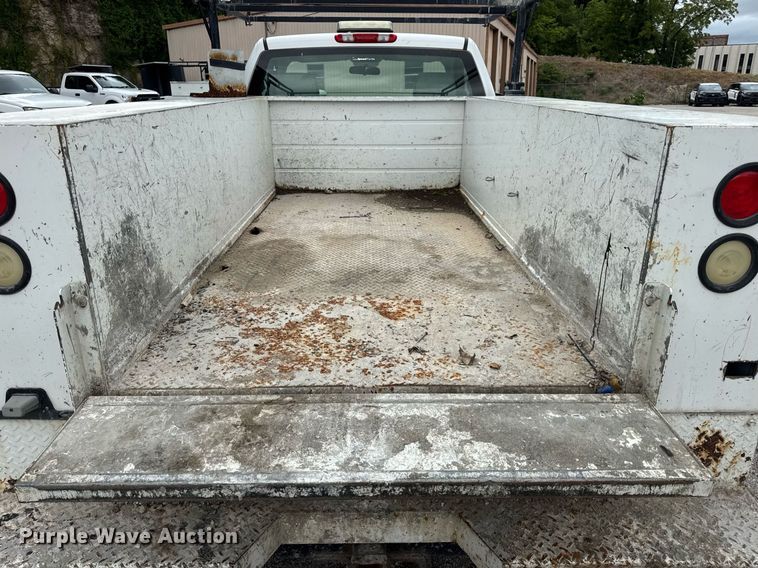 image for item DW3425 2007 Chevrolet Silverado 2500HD utility bed pickup truck