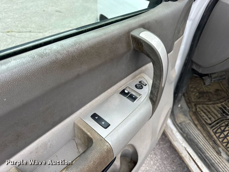 image for item DW3425 2007 Chevrolet Silverado 2500HD utility bed pickup truck