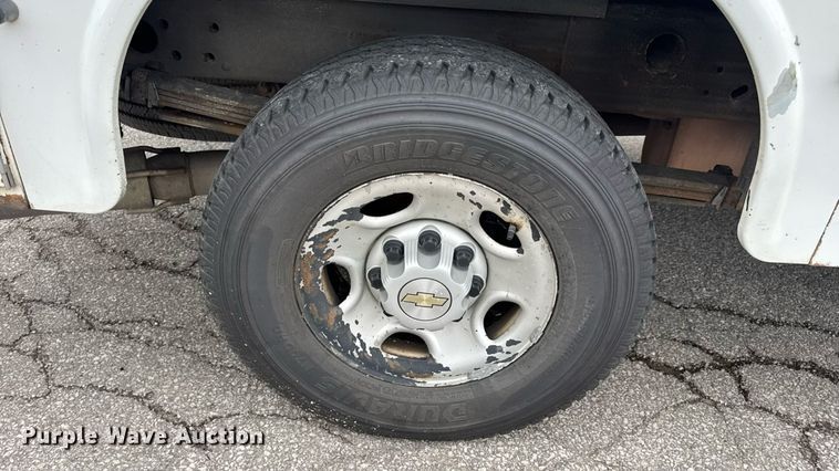 image for item DW3425 2007 Chevrolet Silverado 2500HD utility bed pickup truck