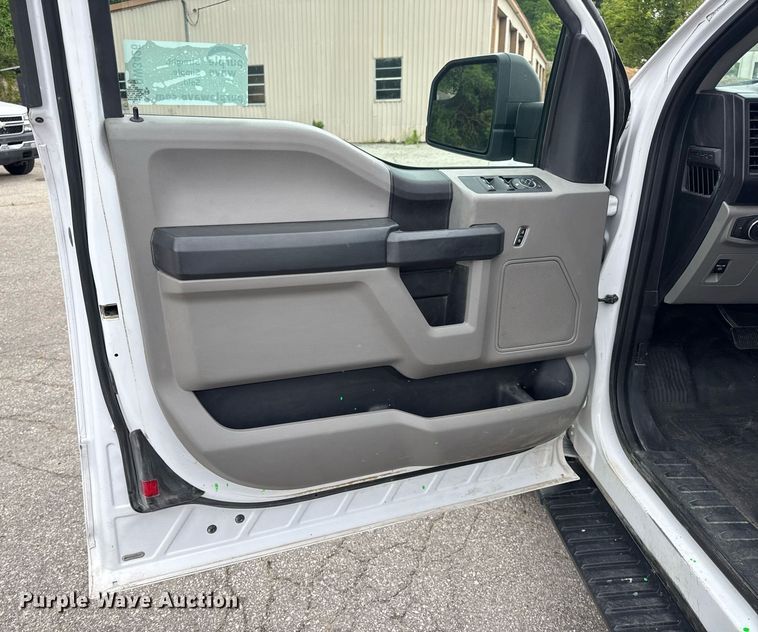 image for item DW3426 2018 Ford F150 SuperCab pickup truck