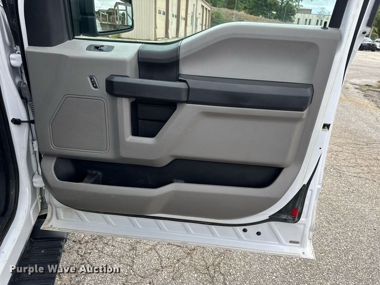 image for item DW3426 2018 Ford F150 SuperCab pickup truck