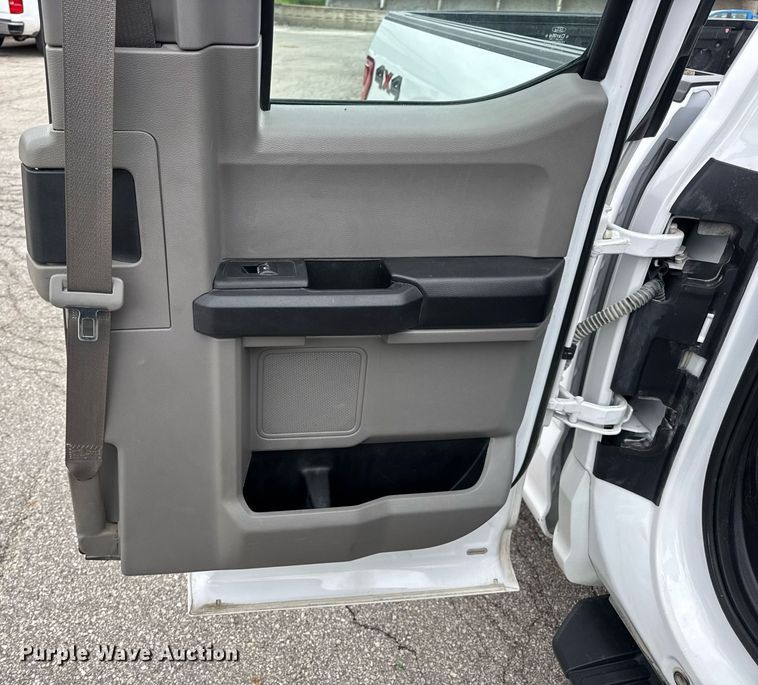 image for item DW3426 2018 Ford F150 SuperCab pickup truck