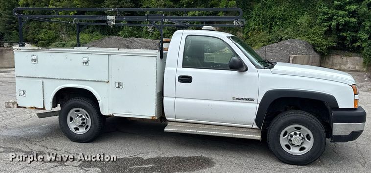 image for item DW3427 2006 Chevrolet Silverado 2500HD utility bed pickup truck