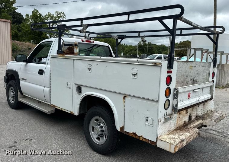 image for item DW3427 2006 Chevrolet Silverado 2500HD utility bed pickup truck