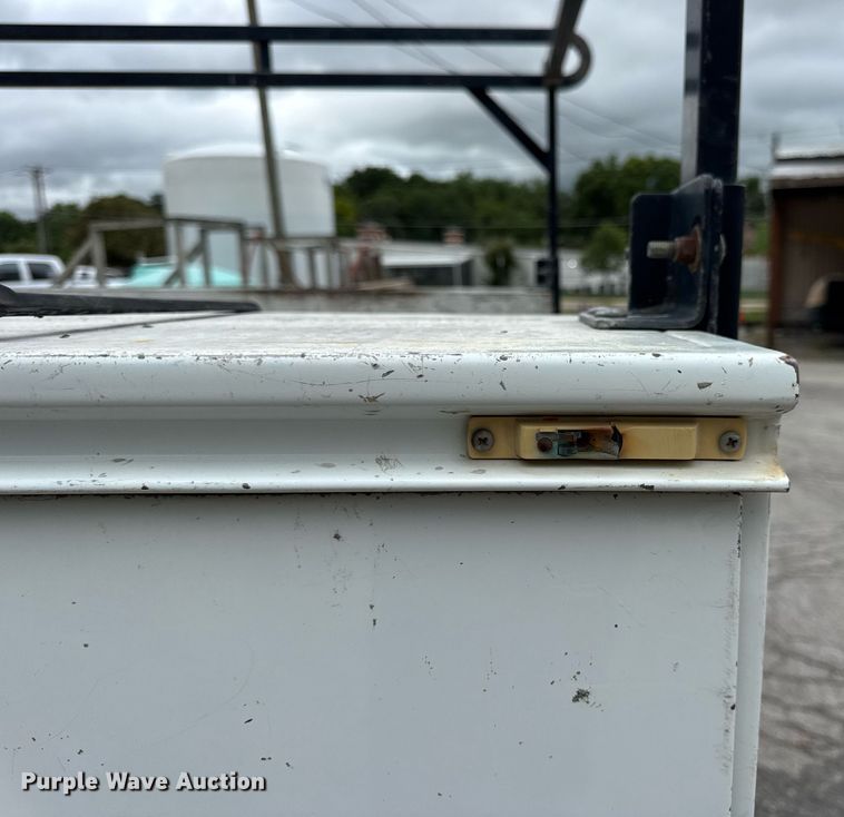 image for item DW3427 2006 Chevrolet Silverado 2500HD utility bed pickup truck