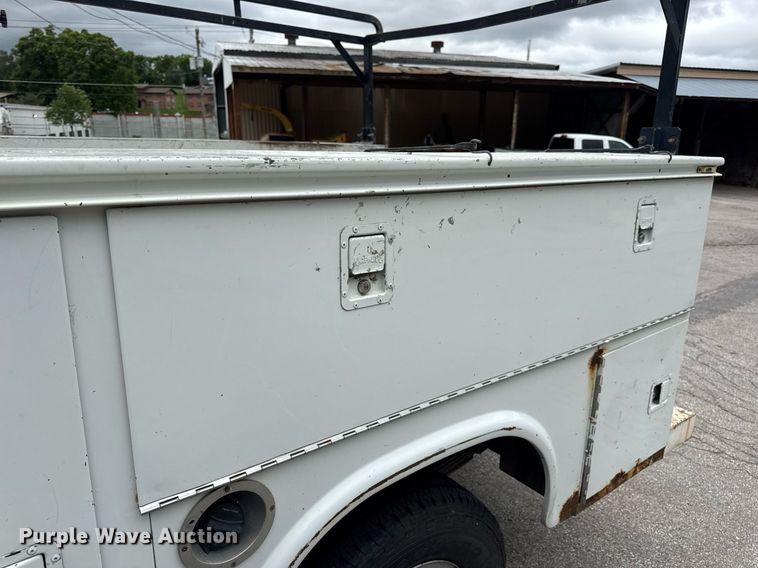 image for item DW3427 2006 Chevrolet Silverado 2500HD utility bed pickup truck