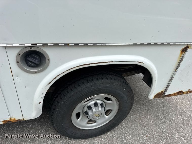 image for item DW3427 2006 Chevrolet Silverado 2500HD utility bed pickup truck