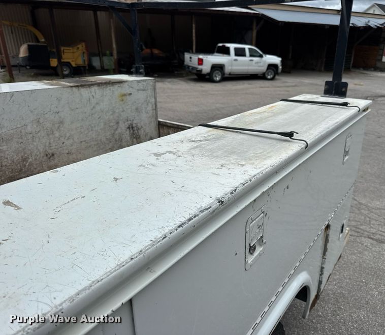 image for item DW3427 2006 Chevrolet Silverado 2500HD utility bed pickup truck