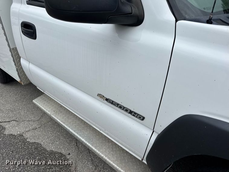 image for item DW3427 2006 Chevrolet Silverado 2500HD utility bed pickup truck