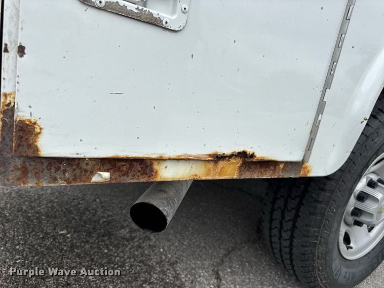 image for item DW3427 2006 Chevrolet Silverado 2500HD utility bed pickup truck