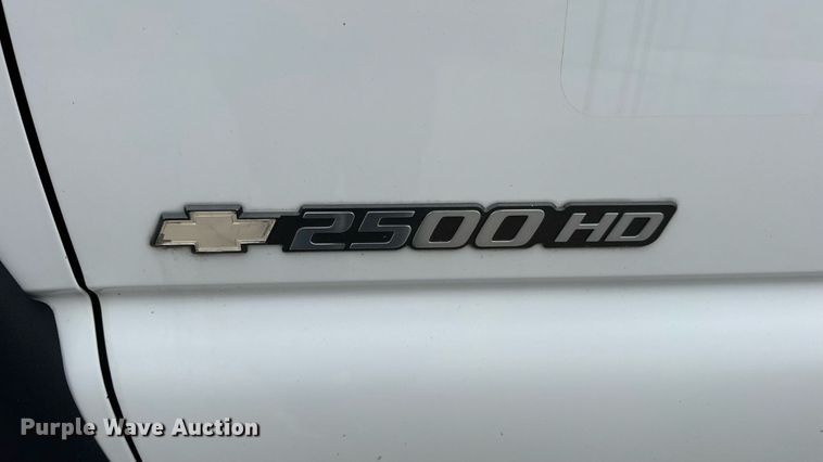 image for item DW3427 2006 Chevrolet Silverado 2500HD utility bed pickup truck