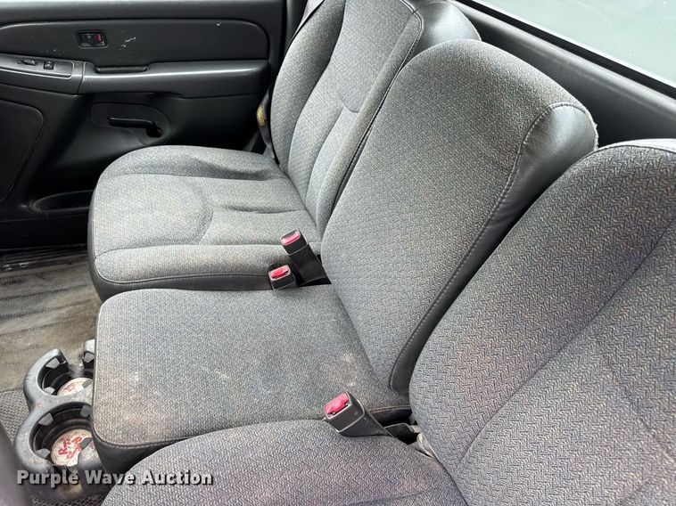 image for item DW3427 2006 Chevrolet Silverado 2500HD utility bed pickup truck