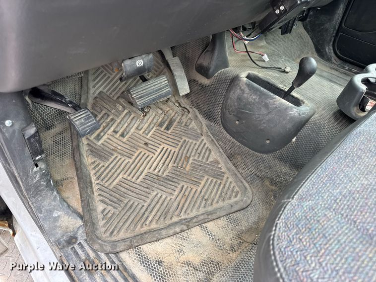 image for item DW3427 2006 Chevrolet Silverado 2500HD utility bed pickup truck