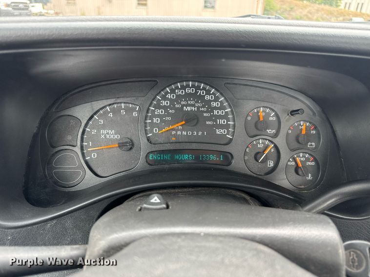 image for item DW3427 2006 Chevrolet Silverado 2500HD utility bed pickup truck