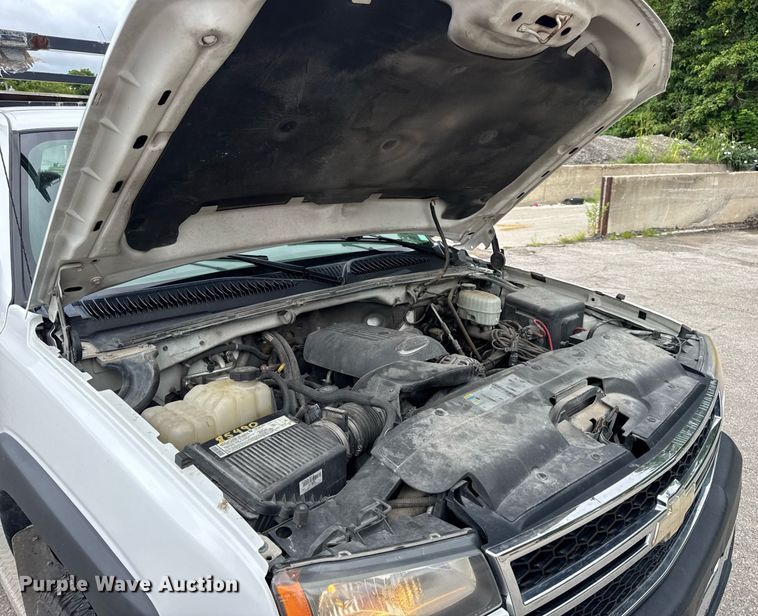 image for item DW3427 2006 Chevrolet Silverado 2500HD utility bed pickup truck