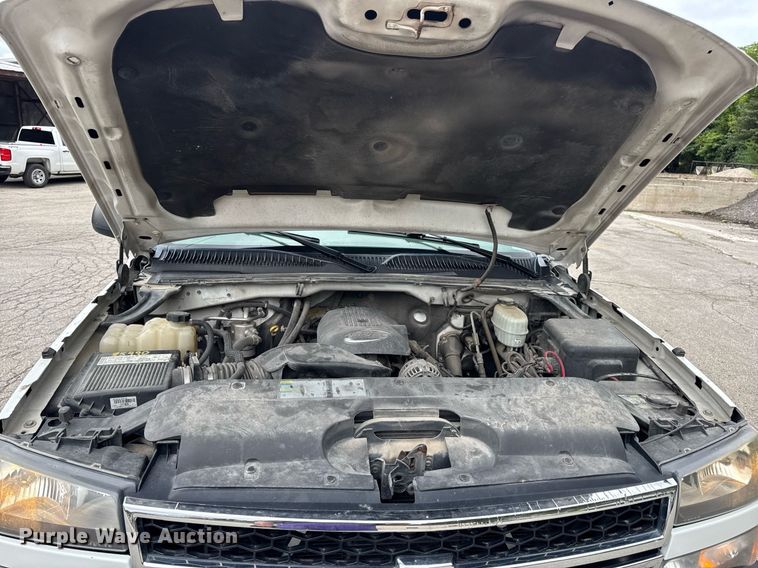 image for item DW3427 2006 Chevrolet Silverado 2500HD utility bed pickup truck