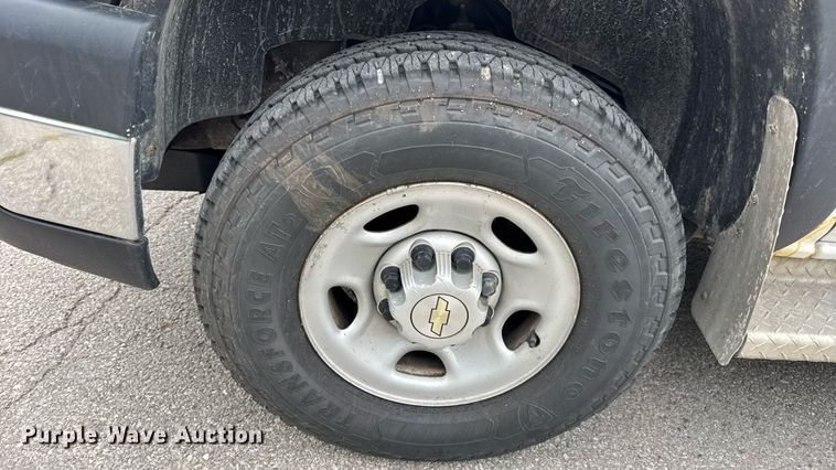 image for item DW3427 2006 Chevrolet Silverado 2500HD utility bed pickup truck