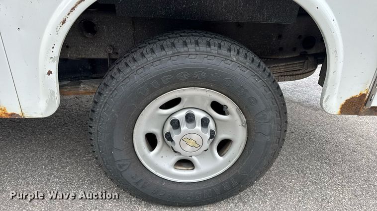 image for item DW3427 2006 Chevrolet Silverado 2500HD utility bed pickup truck