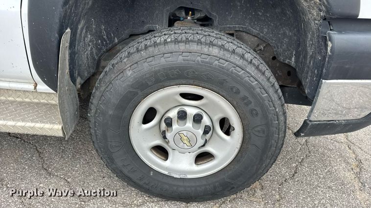 image for item DW3427 2006 Chevrolet Silverado 2500HD utility bed pickup truck