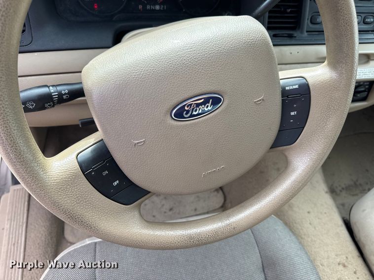 image for item DW3429 2008 Ford Crown Victoria Police Interceptor 