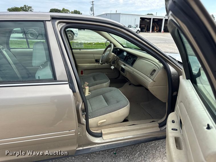 image for item DW3429 2008 Ford Crown Victoria Police Interceptor 