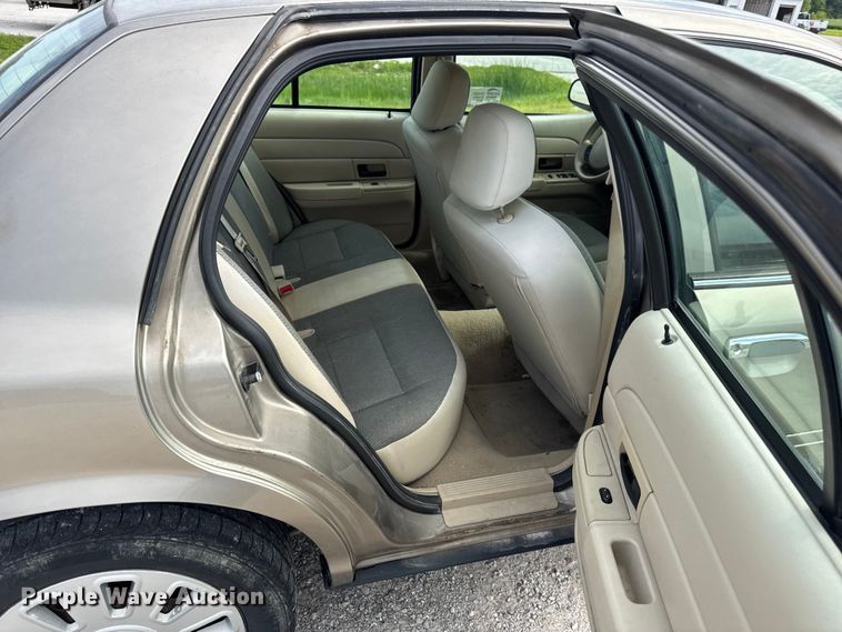 image for item DW3429 2008 Ford Crown Victoria Police Interceptor 