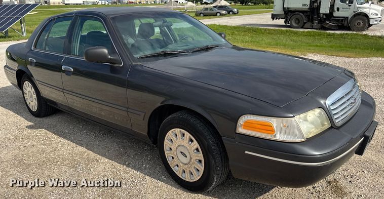 image for item DW3430 2004 Ford Crown Victoria Police Interceptor 