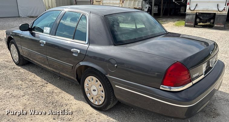 image for item DW3430 2004 Ford Crown Victoria Police Interceptor 