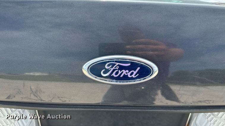 image for item DW3430 2004 Ford Crown Victoria Police Interceptor 