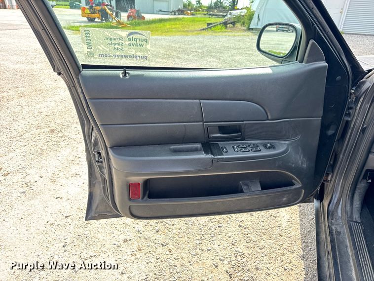 image for item DW3430 2004 Ford Crown Victoria Police Interceptor 