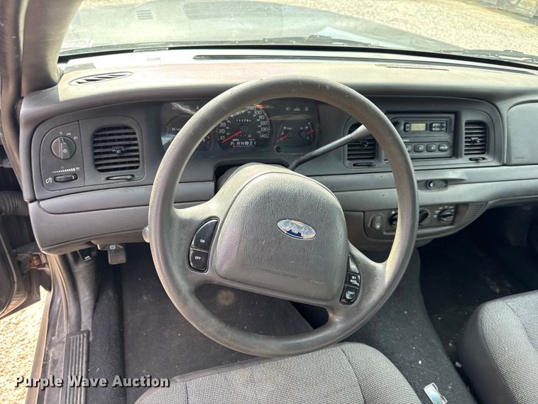 image for item DW3430 2004 Ford Crown Victoria Police Interceptor 