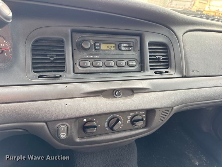 image for item DW3430 2004 Ford Crown Victoria Police Interceptor 