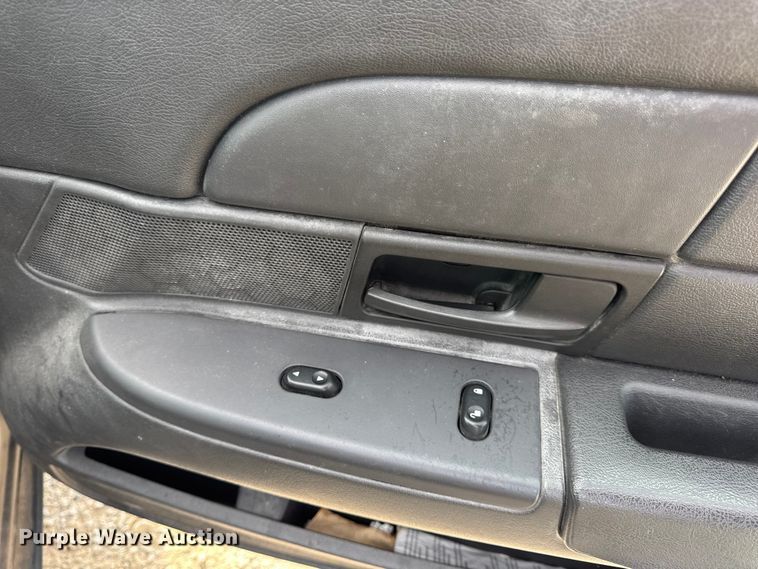 image for item DW3430 2004 Ford Crown Victoria Police Interceptor 