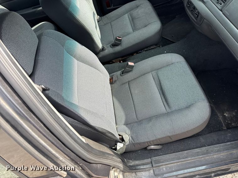 image for item DW3430 2004 Ford Crown Victoria Police Interceptor 