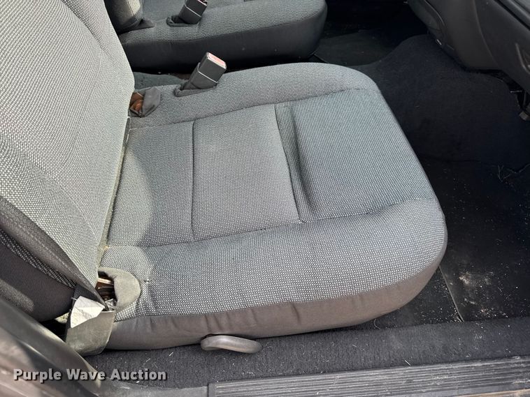 image for item DW3430 2004 Ford Crown Victoria Police Interceptor 