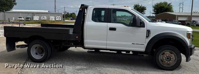 image for item DW3432 2018 Ford F450 Super Duty flatbed truck
