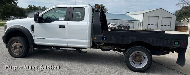 image for item DW3432 2018 Ford F450 Super Duty flatbed truck