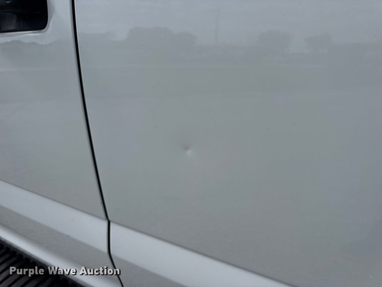 image for item DW3432 2018 Ford F450 Super Duty flatbed truck