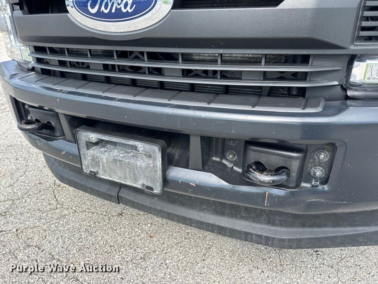 image for item DW3432 2018 Ford F450 Super Duty flatbed truck