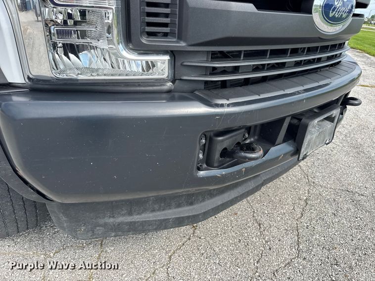 image for item DW3432 2018 Ford F450 Super Duty flatbed truck