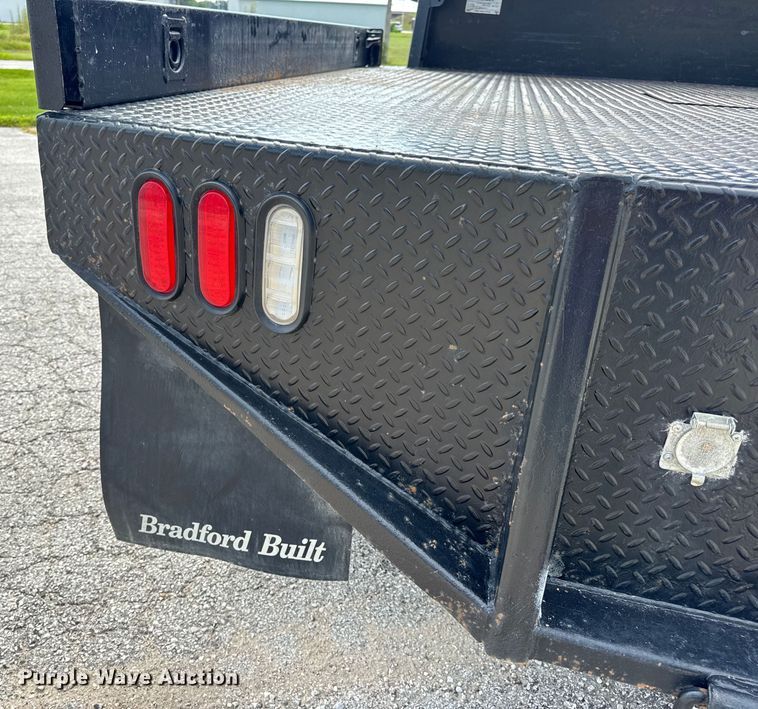 image for item DW3432 2018 Ford F450 Super Duty flatbed truck