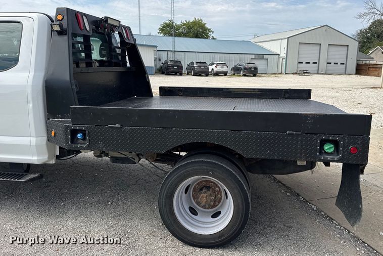 image for item DW3432 2018 Ford F450 Super Duty flatbed truck