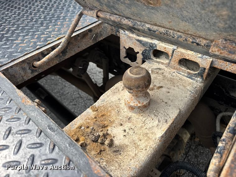 image for item DW3432 2018 Ford F450 Super Duty flatbed truck