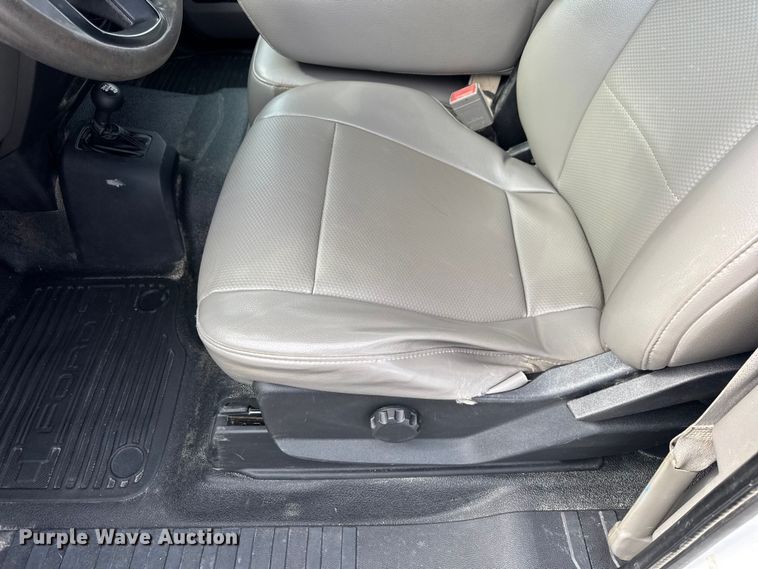 image for item DW3432 2018 Ford F450 Super Duty flatbed truck