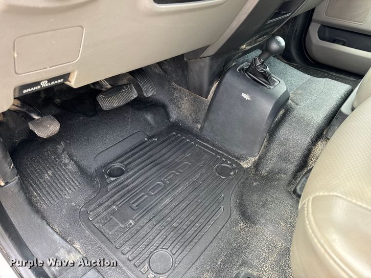 image for item DW3432 2018 Ford F450 Super Duty flatbed truck